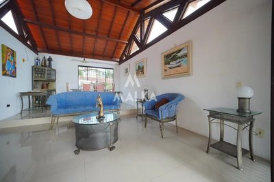 Casa, 4 quartos, 267 m² - Foto 1