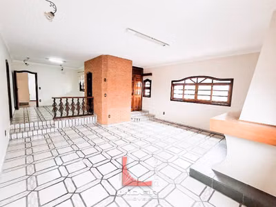 Casa, 3 quartos, 284 m² - Foto 1