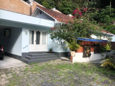 Casa, 5 quartos, 182 m² - Foto 1