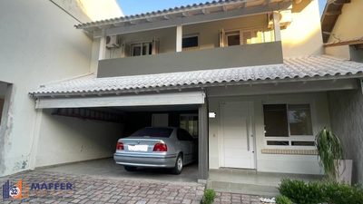 Casa, 3 quartos, 247 m² - Foto 1