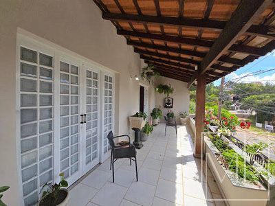 Casa, 4 quartos, 328 m² - Foto 1