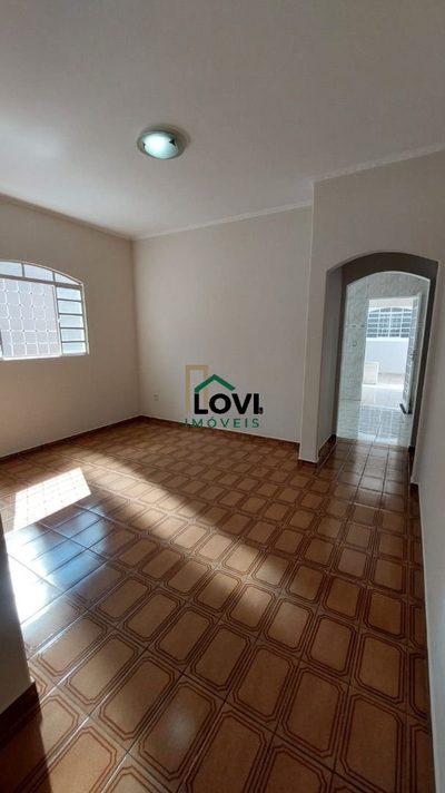 Casa, 4 quartos, 185 m² - Foto 1