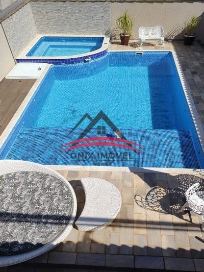 Casa, 4 quartos, 355 m² - Foto 1