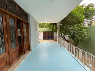 Casa, 4 quartos, 363 m² - Foto 1