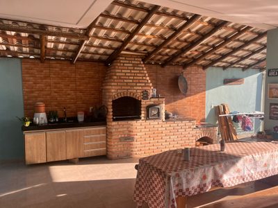 Chácara, 4 quartos, 2500 m² - Foto 1