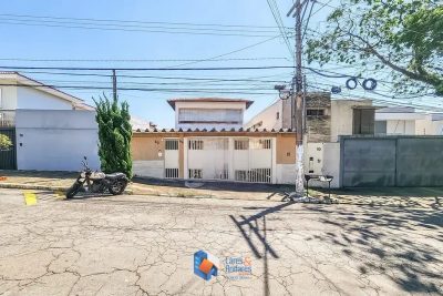 Casa, 4 quartos, 260 m² - Foto 1
