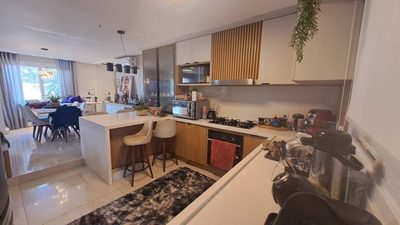 Casa, 3 quartos, 235 m² - Foto 1