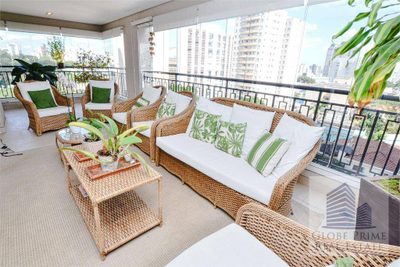 Apartamento, 3 quartos, 214 m² - Foto 1