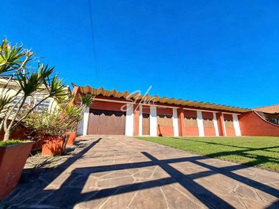 Casa, 3 quartos, 202 m² - Foto 1
