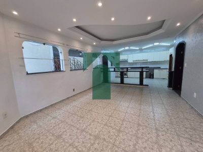 Sobrado, 3 quartos, 319 m² - Foto 1