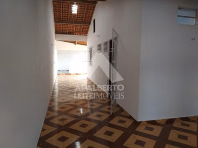 Casa, 2 quartos, 253 m² - Foto 4