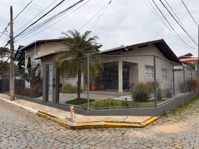 Casa, 3 quartos, 300 m² - Foto 1