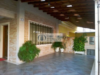 Casa, 3 quartos, 220 m² - Foto 1
