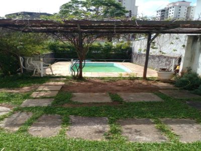 Casa, 6 quartos, 260 m² - Foto 1