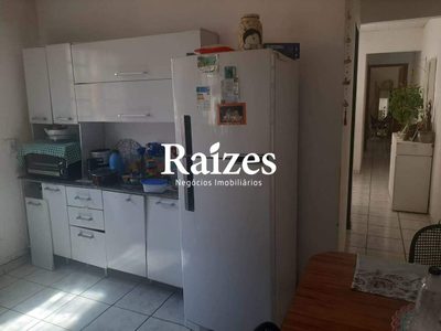 Casa, 2 quartos, 180 m² - Foto 1