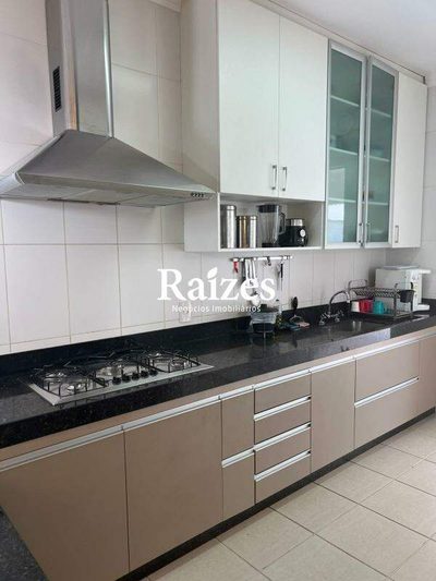 Casa, 4 quartos, 187 m² - Foto 1