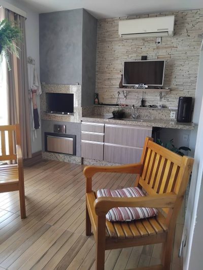Casa, 6 quartos, 143 m² - Foto 1