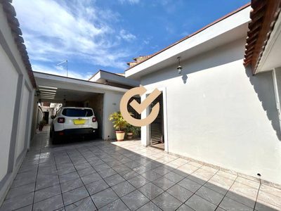 Casa, 4 quartos, 240 m² - Foto 1