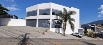 Loja-Salão, 750 m² - Foto 1
