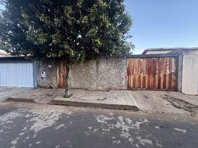 Casa, 2 quartos, 300 m² - Foto 1