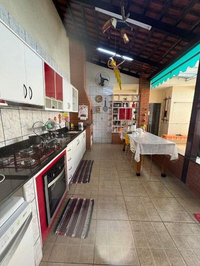 Casa, 5 quartos, 246 m² - Foto 1