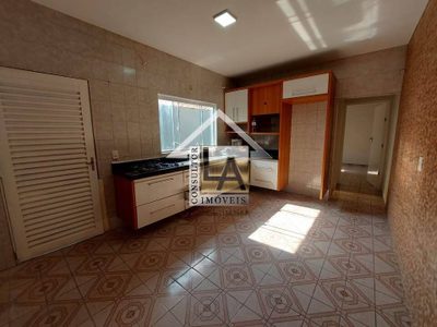 Casa, 4 quartos, 220 m² - Foto 1