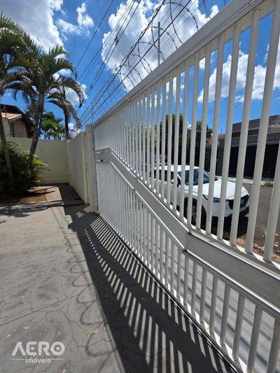 Casa, 4 quartos, 260 m² - Foto 3