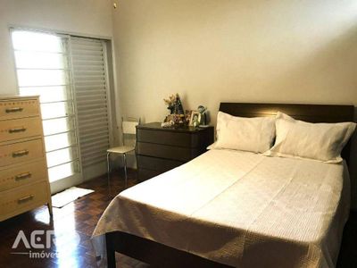 Casa, 3 quartos, 230 m² - Foto 2