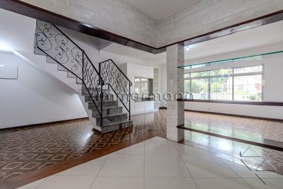 Casa, 4 quartos, 253 m² - Foto 1
