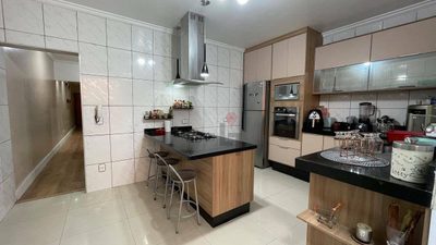 Sobrado, 3 quartos, 189 m² - Foto 1