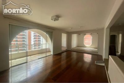 Casa, 4 quartos, 252 m² - Foto 1