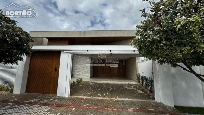 Casa, 4 quartos, 214 m² - Foto 1