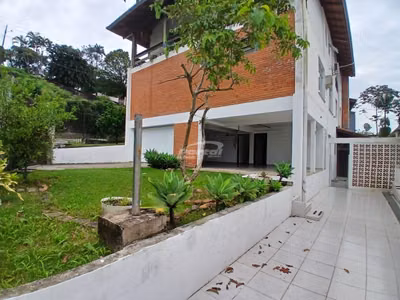 Casa, 5 quartos, 200 m² - Foto 1
