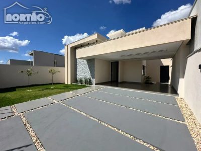 Casa, 4 quartos, 141 m² - Foto 1