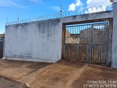 Casa, 2 quartos, 180 m² - Foto 1