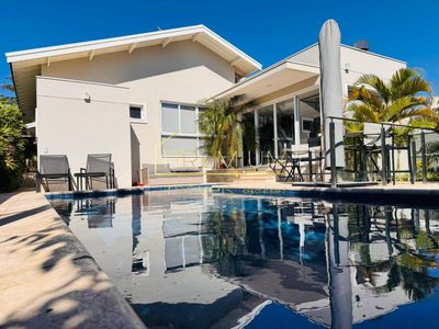 Casa, 3 quartos, 273 m² - Foto 1