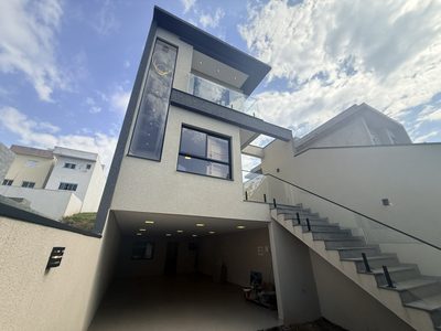 Casa, 4 quartos, 208 m² - Foto 2