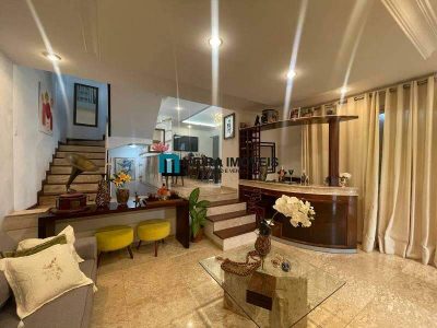 Casa, 5 quartos, 325 m² - Foto 1