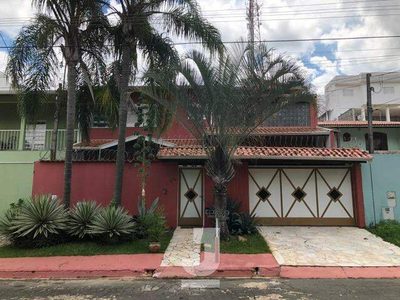 Casa, 3 quartos, 220 m² - Foto 1