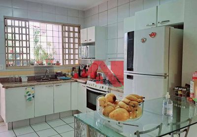 Casa, 3 quartos, 300 m² - Foto 3