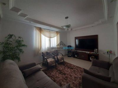 Casa, 3 quartos, 177 m² - Foto 1