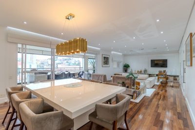 Apartamento, 3 quartos, 242 m² - Foto 1