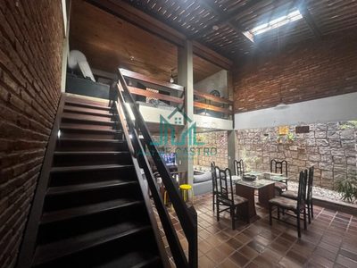 Casa, 3 quartos, 238 m² - Foto 1