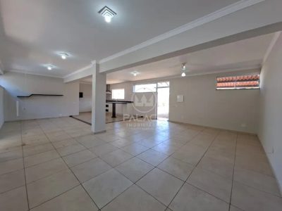 Casa, 3 quartos, 194 m² - Foto 2