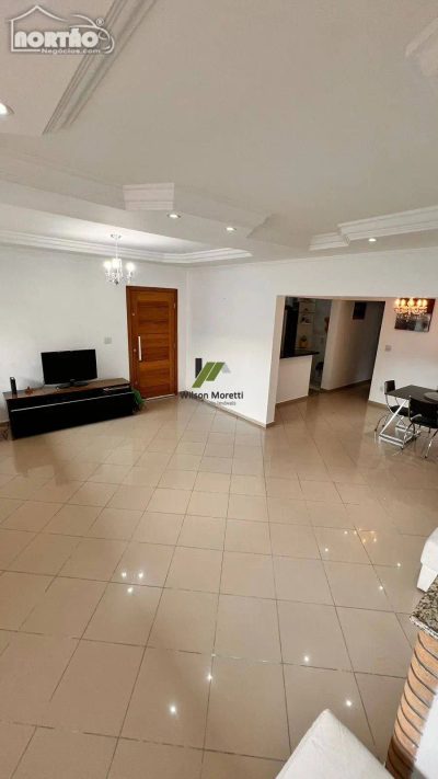 Casa, 6 quartos, 320 m² - Foto 4