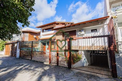 Casa, 4 quartos, 290 m² - Foto 1