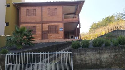 Casa, 6 quartos, 200 m² - Foto 1