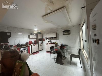 Casa, 4 quartos, 245 m² - Foto 4