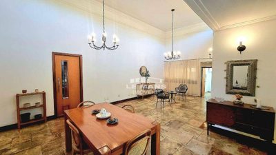Casa, 3 quartos, 241 m² - Foto 1