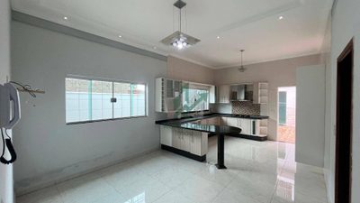 Casa, 3 quartos, 220 m² - Foto 1